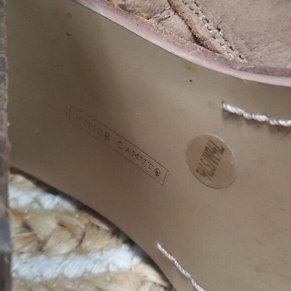 Vince Camuto Women's Leather French Taupe Kicetta Boot, sz 7.5 - Picture 9 of 12